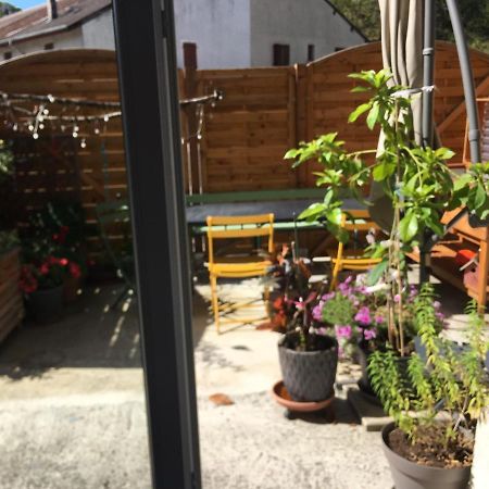 Plein Pied Village Montrond  외부 사진