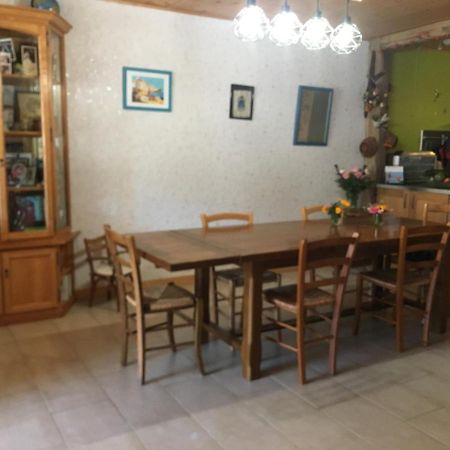 Plein Pied Village Montrond  외부 사진
